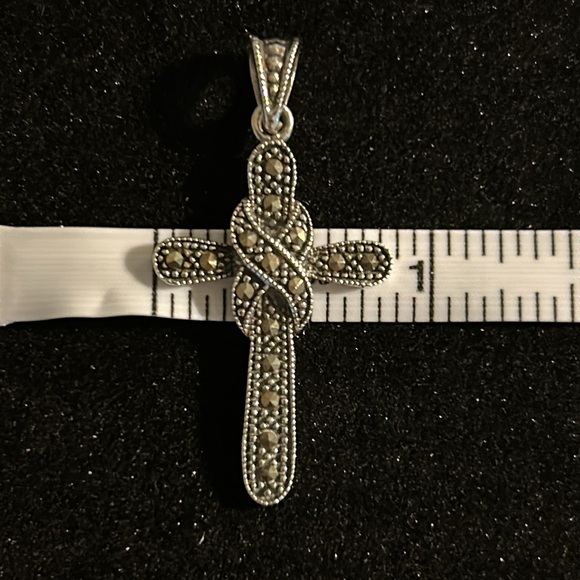 Sterling Silver 925 Cross Pendant with Marcasite Stones - Picture 6 of 10